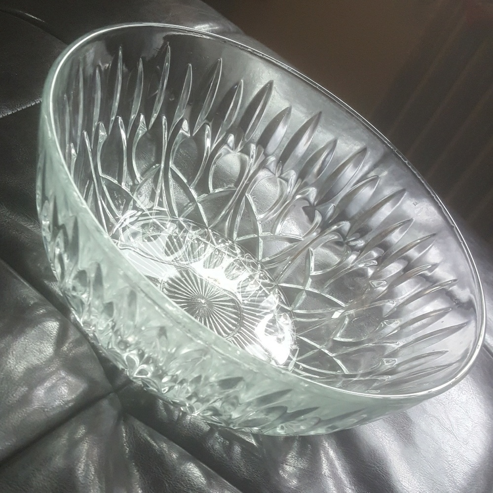 10 inch round crystal bowl